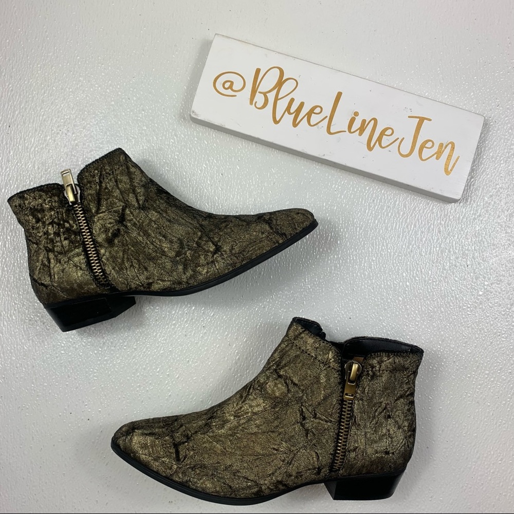Naturalizer Metallic gold on black crushed velvet Ankle Booties size 8 new Blair